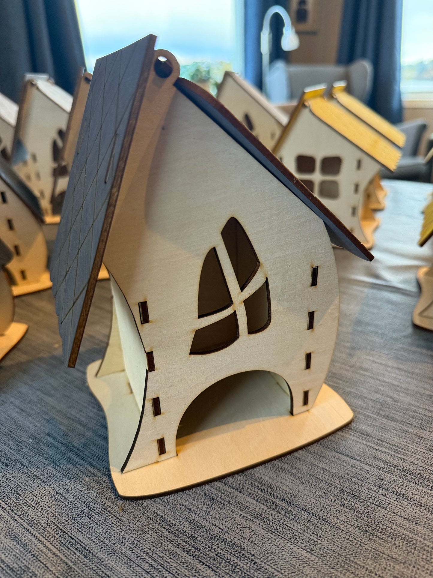 Wonky Houses – tre skjeve små hus i kryssfiner (sett med 3 stk)
