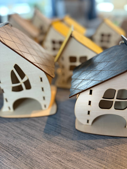 Wonky Houses – tre skjeve små hus i kryssfiner (sett med 3 stk)