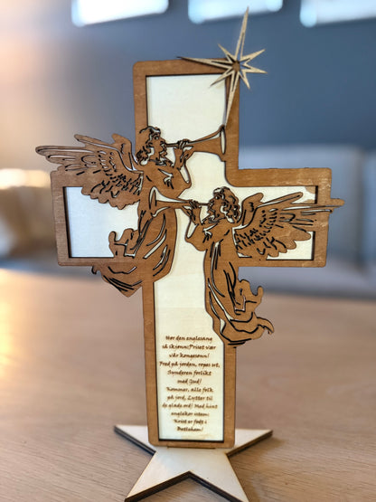 Kors på fot i tre julemotiv og tekster (28 cm)