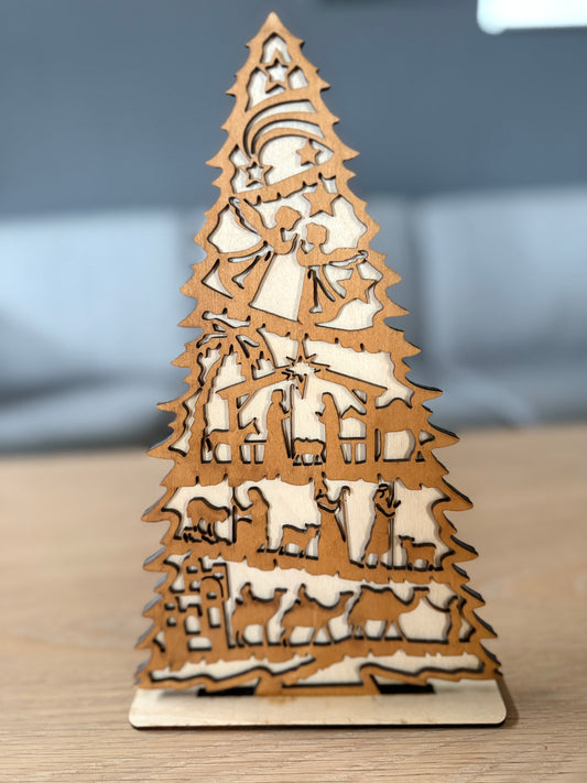 Juletre i tre –  med bibelske motiver (28 cm) Juletre i tre med bibelske motiver