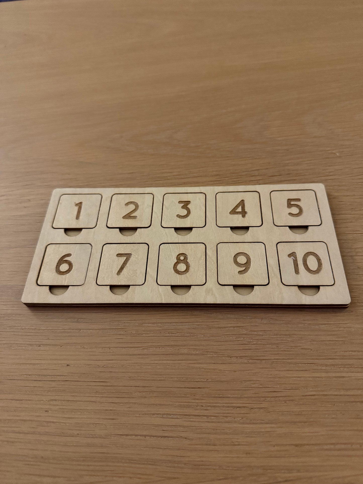 Tall- og terningøyne-spill i tre – Montessori-inspirert læringsspill (9,5×19,5 cm)