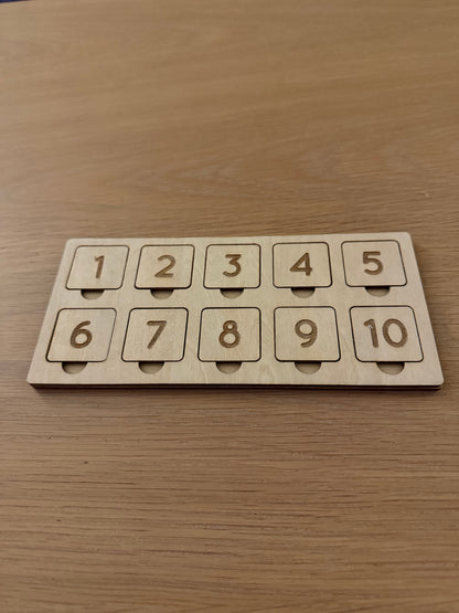 Tall- og terningøyne-spill i tre – Montessori-inspirert læringsspill (9,5×19,5 cm)