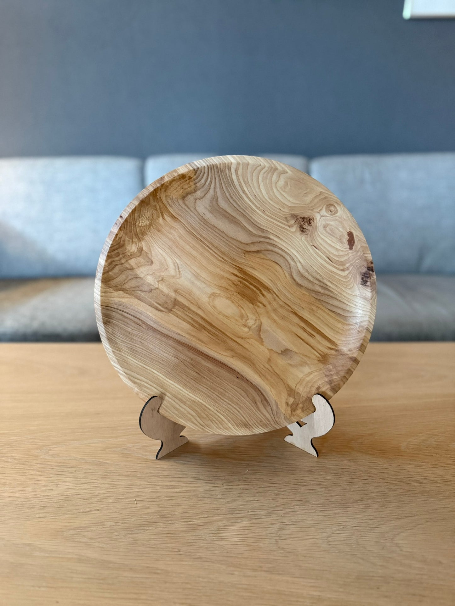 Stort trehvitt dreiefat – håndlaget, matsikkert og mettet med Danish Oil (ca. 30 cm)