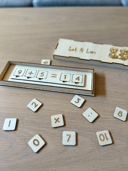 Mattespill i tre – Montessori-inspirert tallspill for barn (40×195  mm)