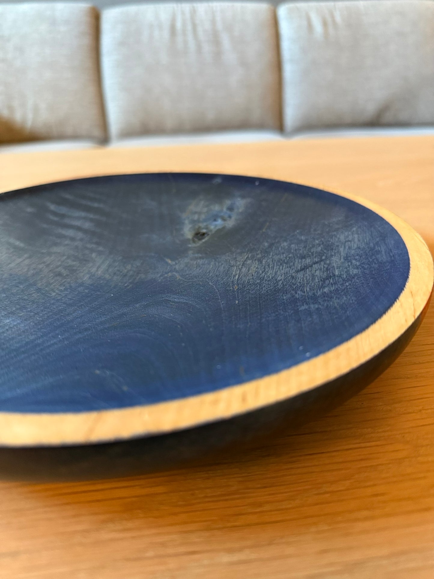 Hånddreid fat i royal blue