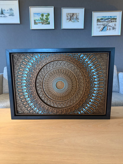 The One Color – 8-lags mandala i tre med turkis kontrast (60x45 cm)