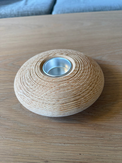Dreid telysholder i ask – rillet naturfinish