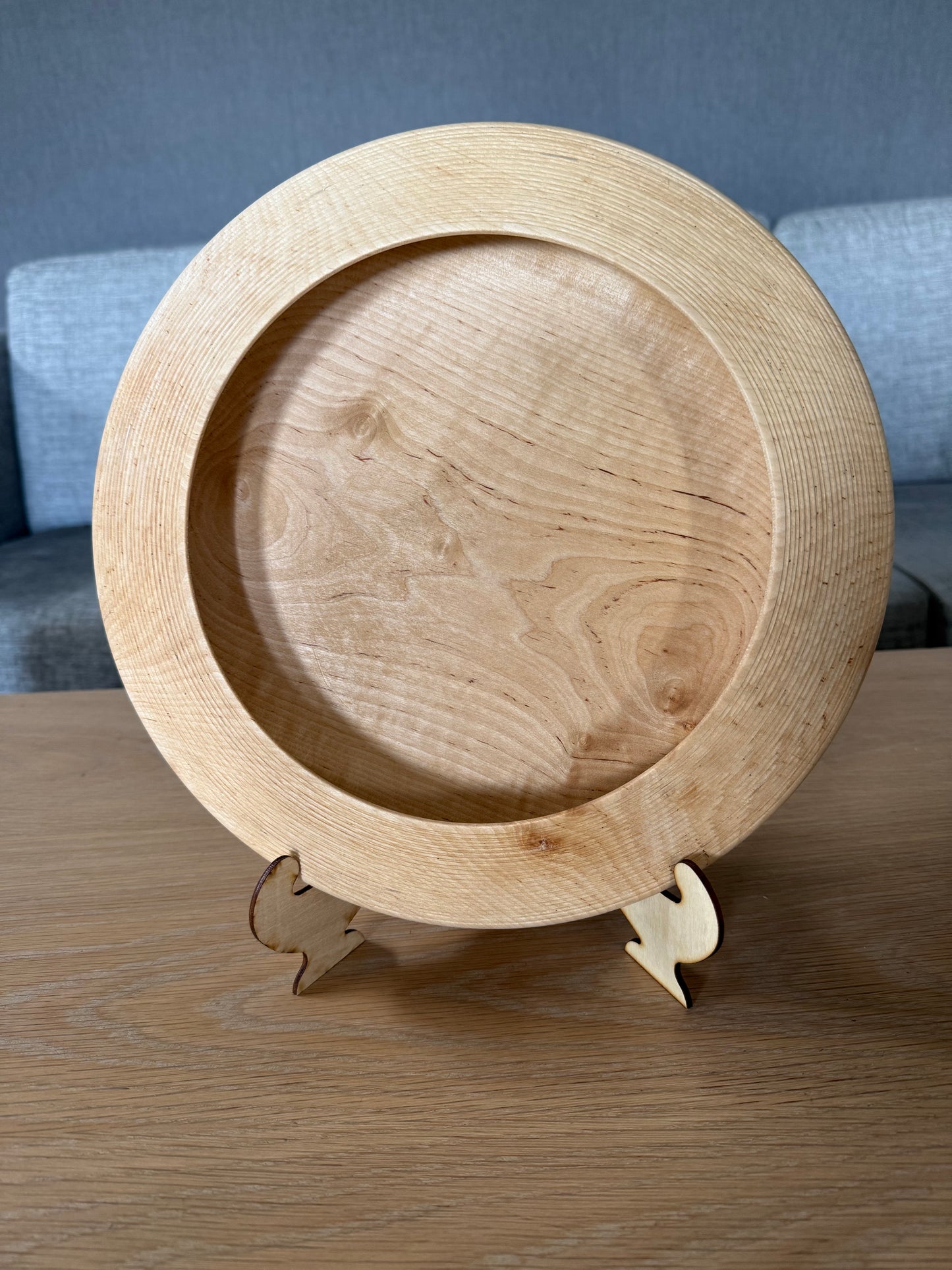 Dreid fat i tre – rillet naturdesign med svevende kant