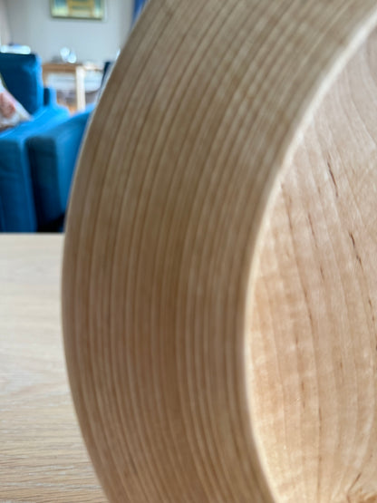 Dreid fat i tre – rillet naturdesign med svevende kant
