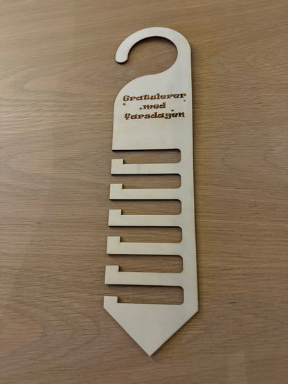 Slipsholder i tre – håndlaget gave til pappa og bestefar