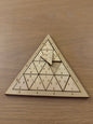 Triangelpuslespill i tre – Montessori-inspirert tallspill (15×15×15 cm)